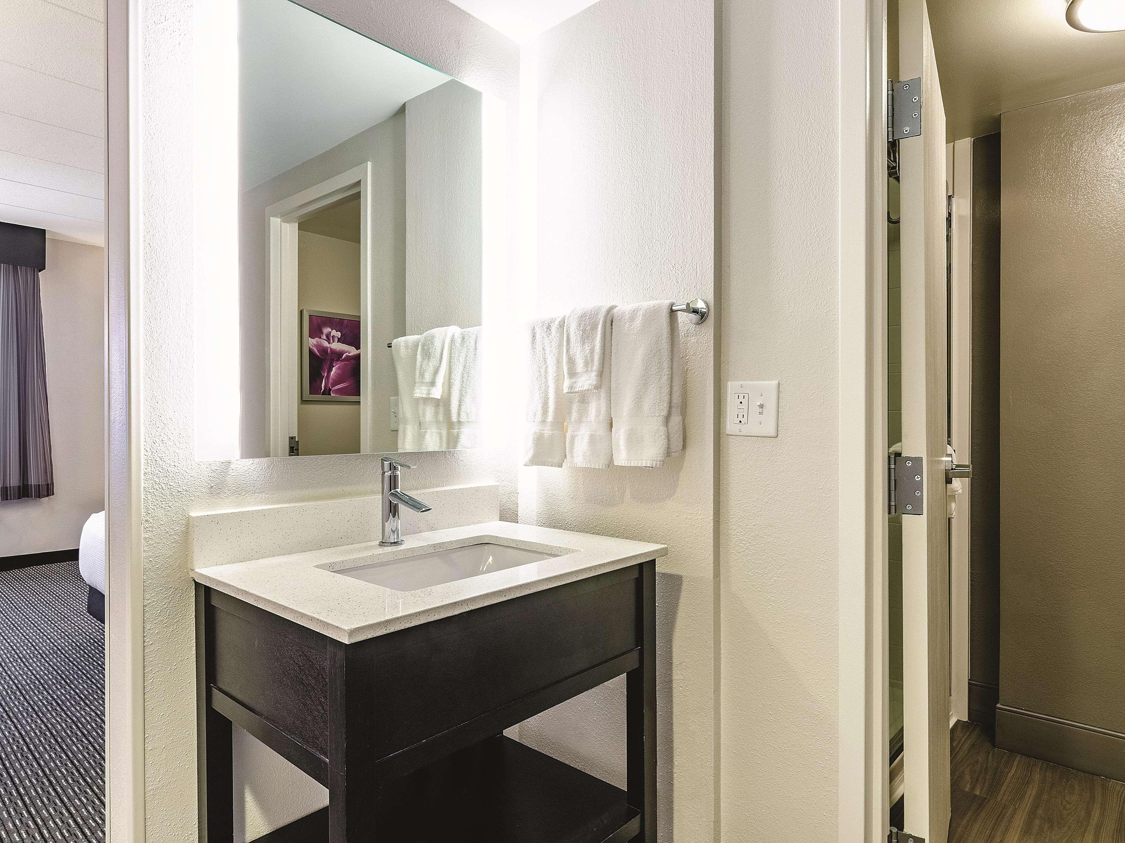 La Quinta By Wyndham Warwick Providence Airport Hotel Luaran gambar